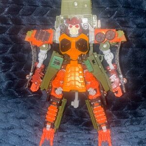 Transformers Generations Bludgeon Voyager scale figure